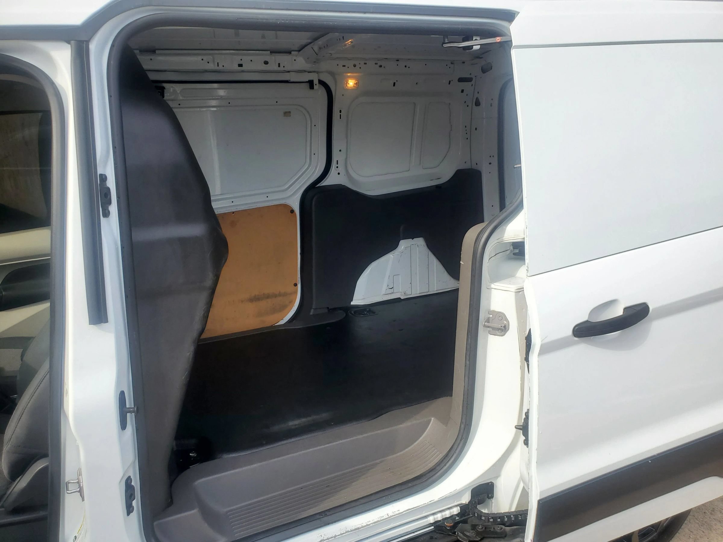 Used 2021 Ford Transit Connect XLT FWD image 28