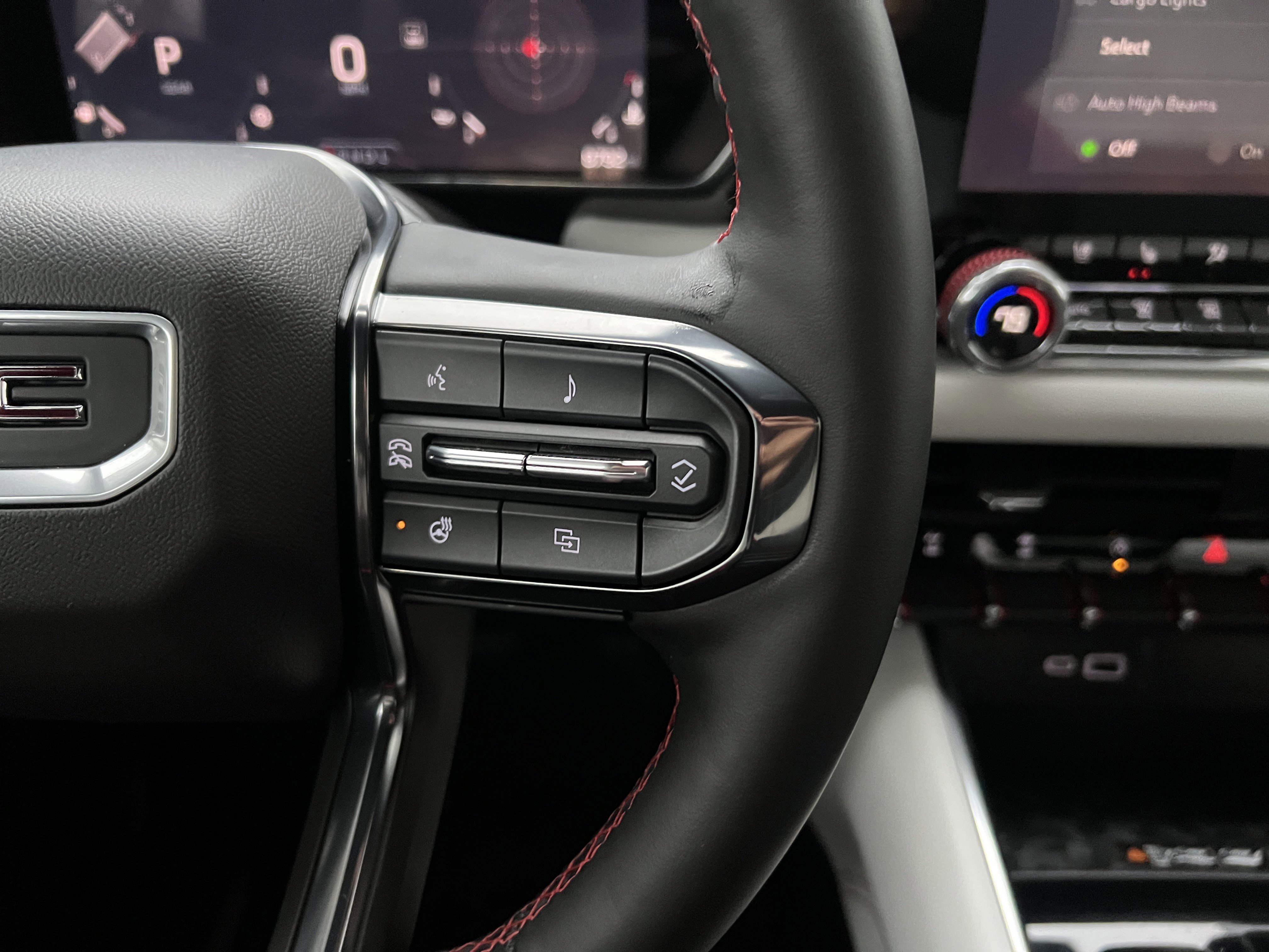 Used 2024 GMC Canyon AT4X image 25