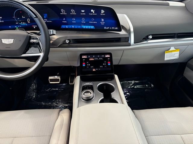 New 2026 Cadillac Vistiq Luxury image 2