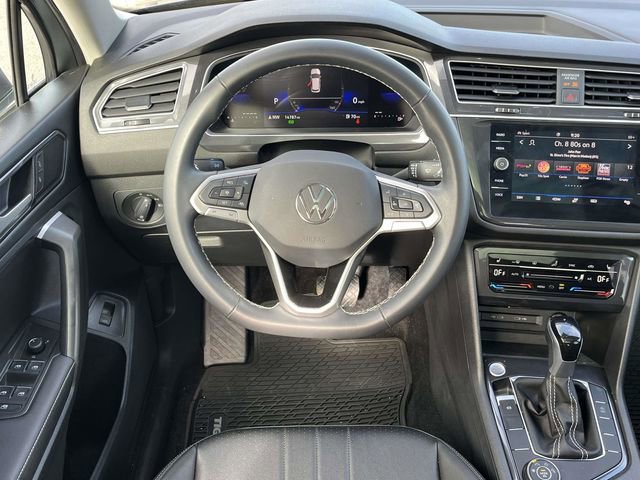 Used 2024 Volkswagen Tiguan SE image 18