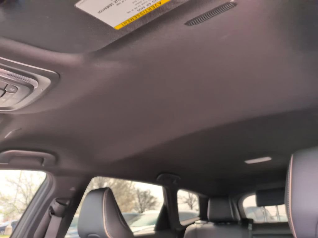 Used 2025 Toyota Crown Signia AWD/4WD image 31