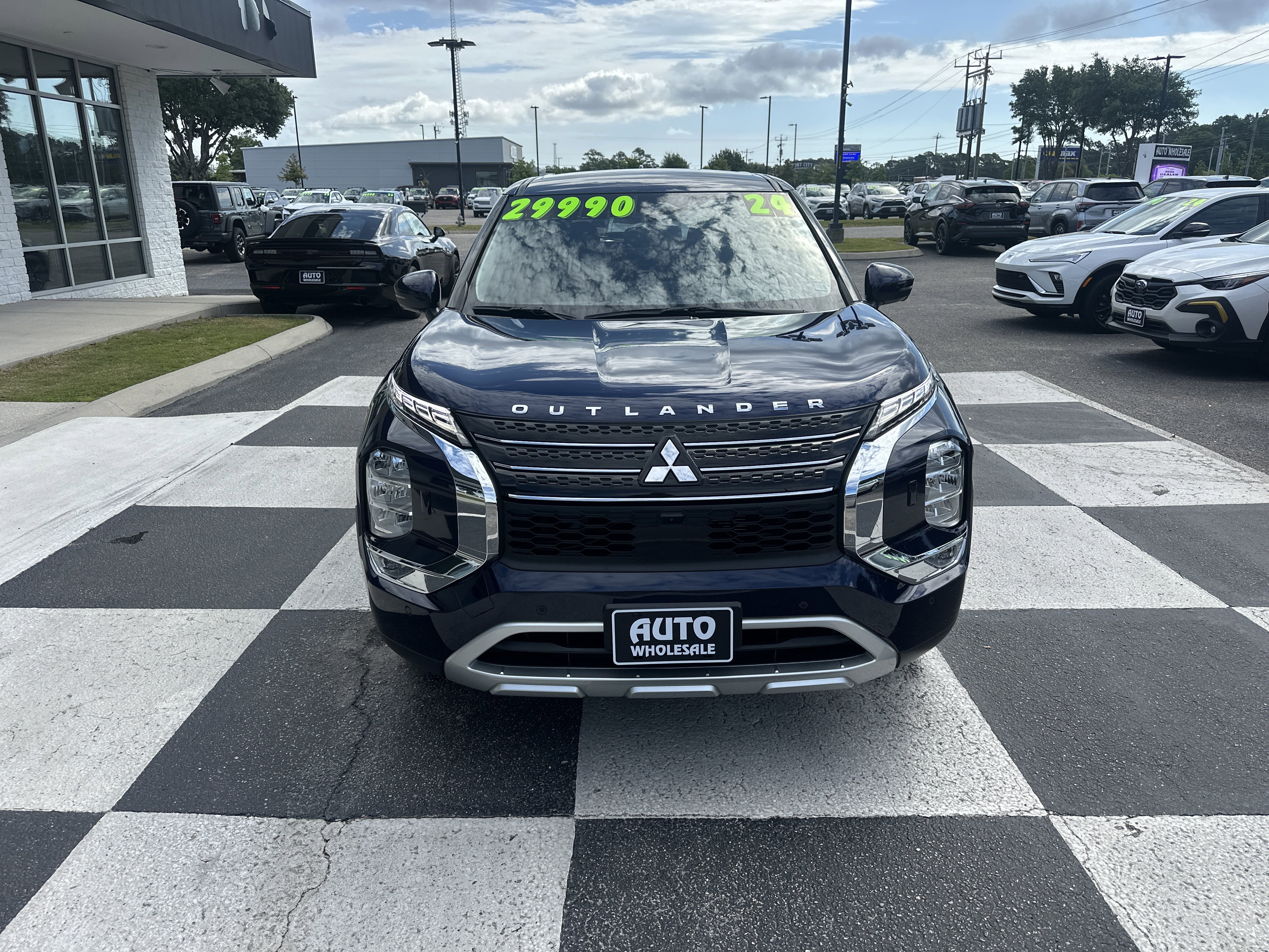 Used 2024 Mitsubishi Outlander SE AWD/4WD image 2