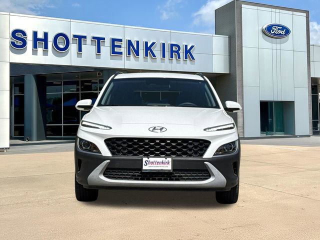 Used 2023 Hyundai Kona SEL FWD image 2