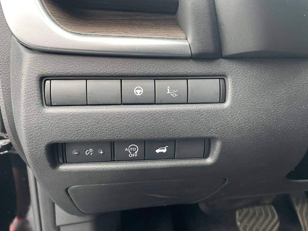 Used 2026 Nissan Rogue Platinum w/ Platinum Premium Package AWD/4WD image 19