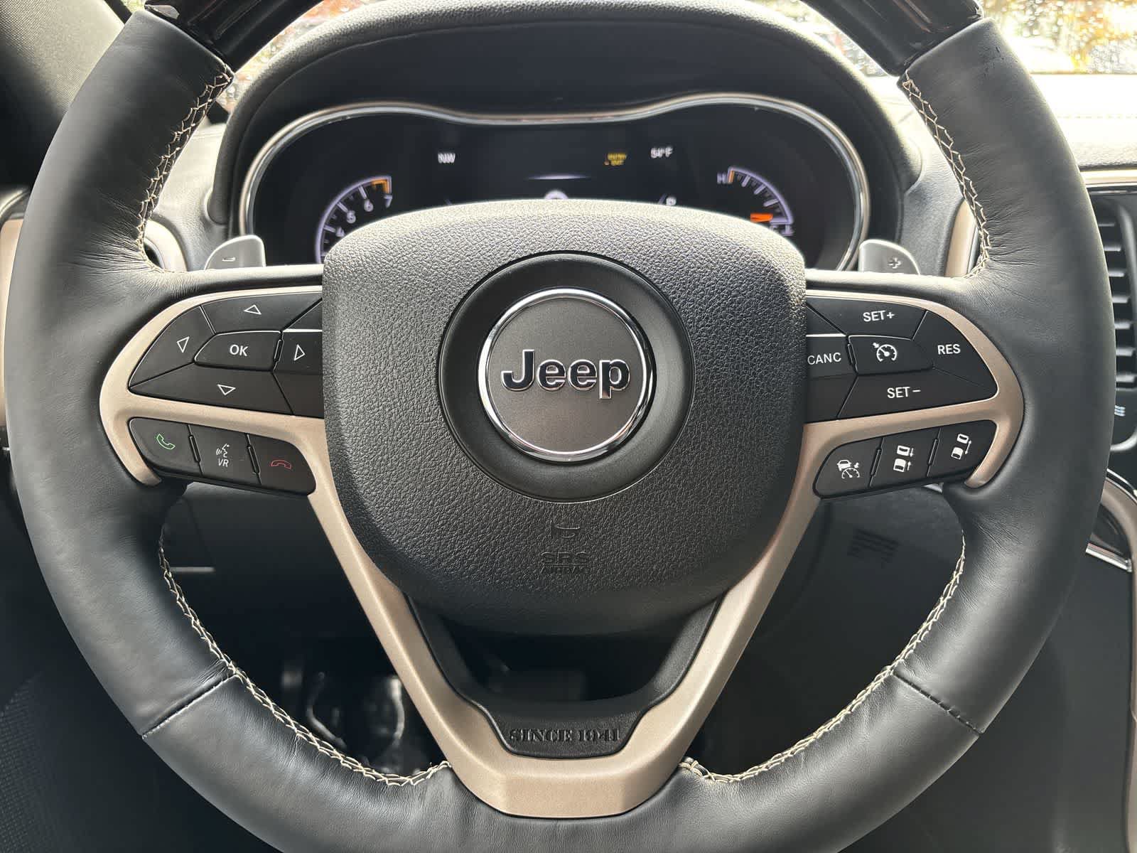 Used 2015 Jeep Grand Cherokee Overland w/ Advanced Technology Group AWD/4WD image 14