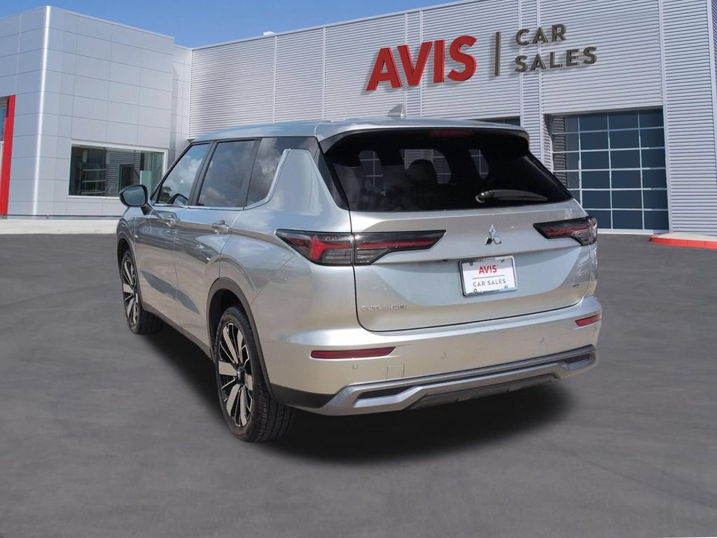 Used 2025 Mitsubishi Outlander SE FWD image 9