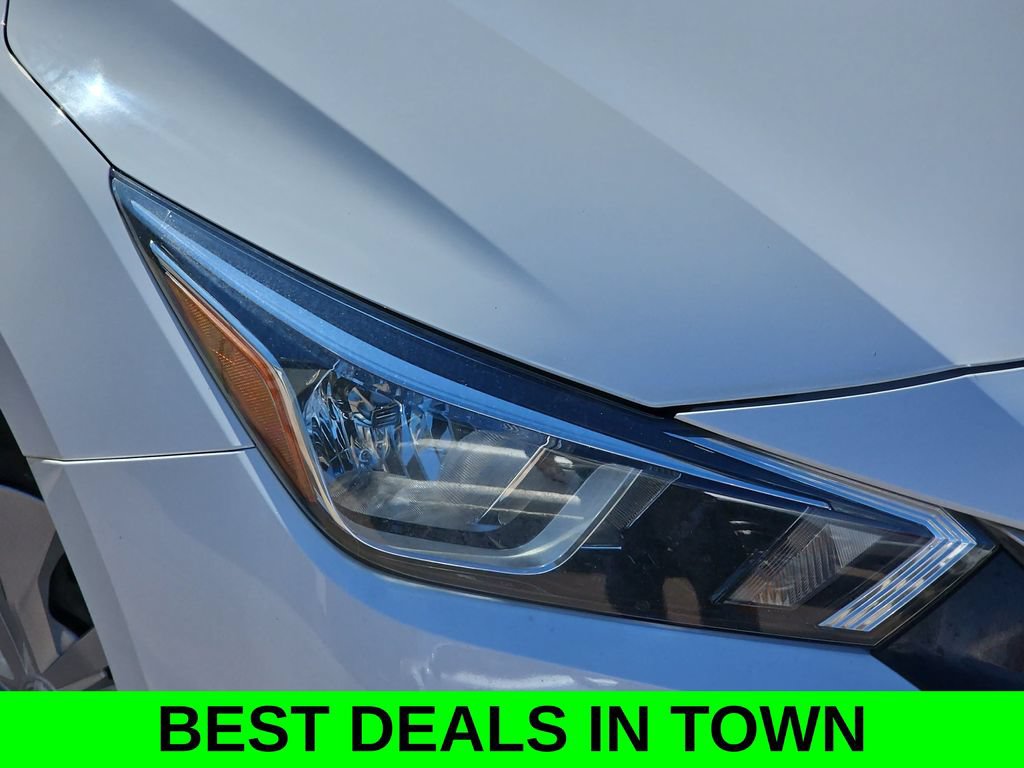 Used 2021 Nissan Versa S FWD image 32