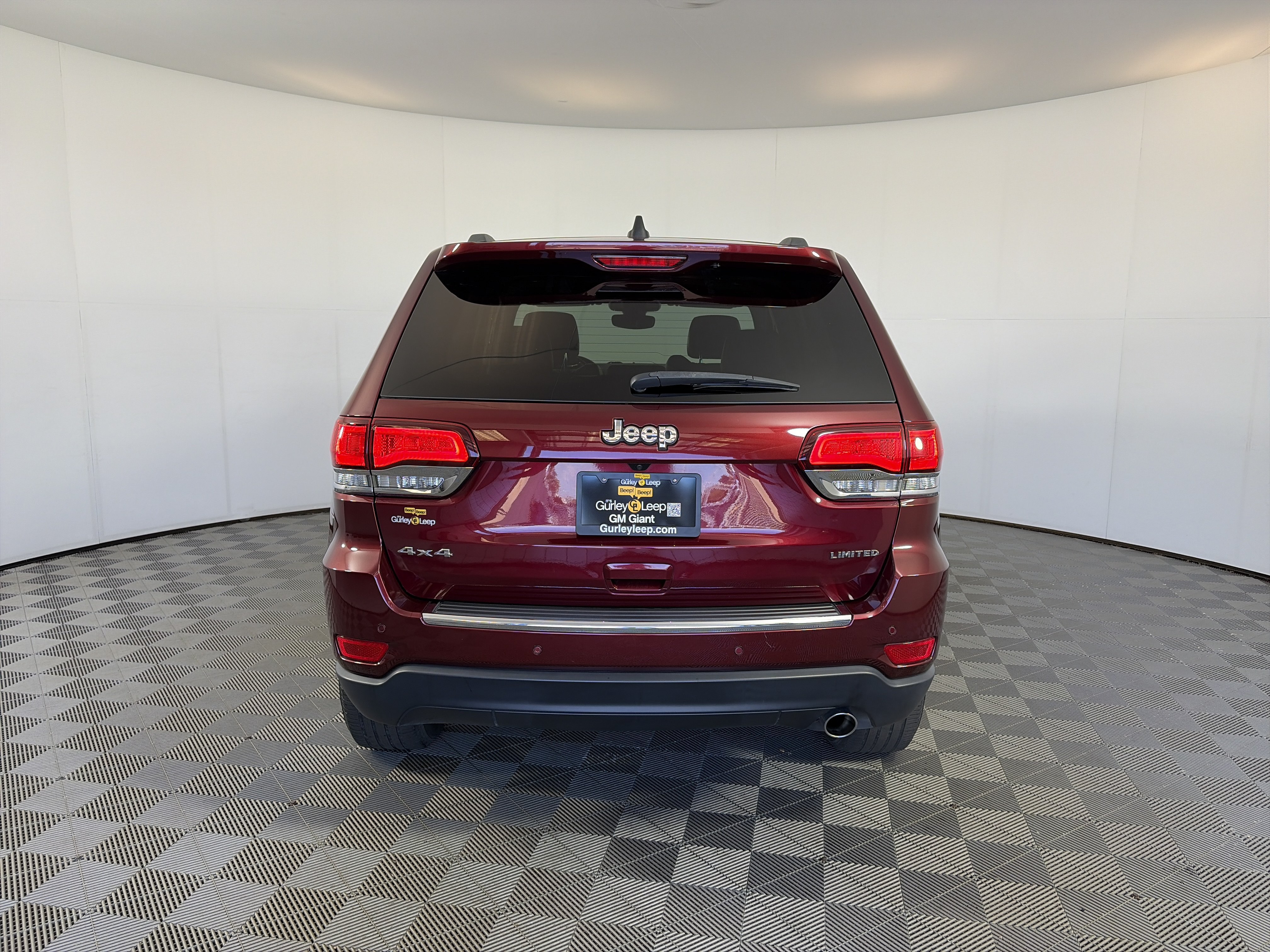 Used 2020 Jeep Grand Cherokee Limited AWD/4WD image 9