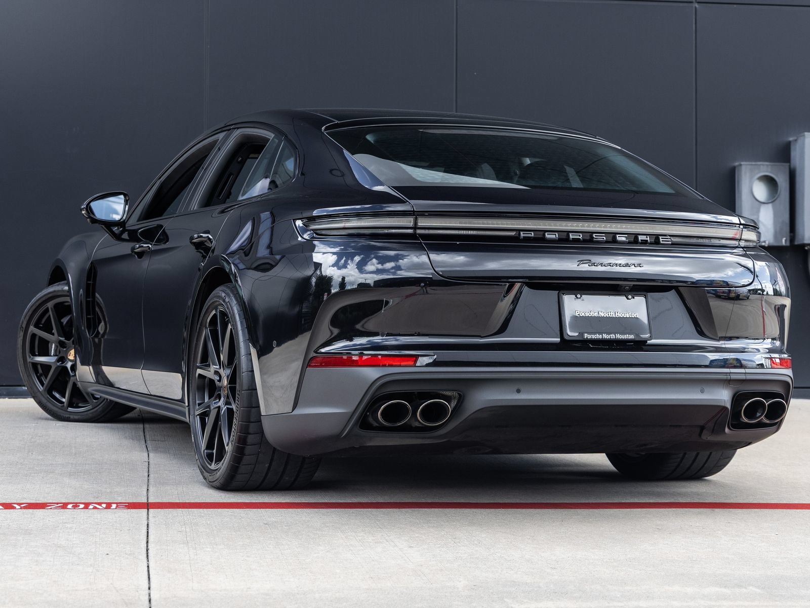 Certified 2025 Porsche Panamera image 3