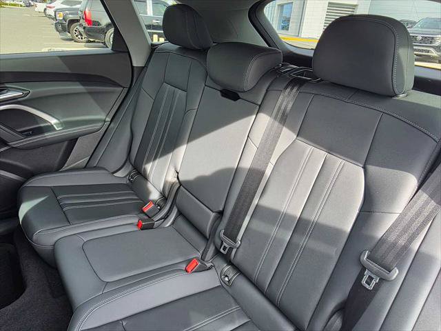 Used 2025 Audi Q5 Premium w/ Convenience Package AWD/4WD image 17