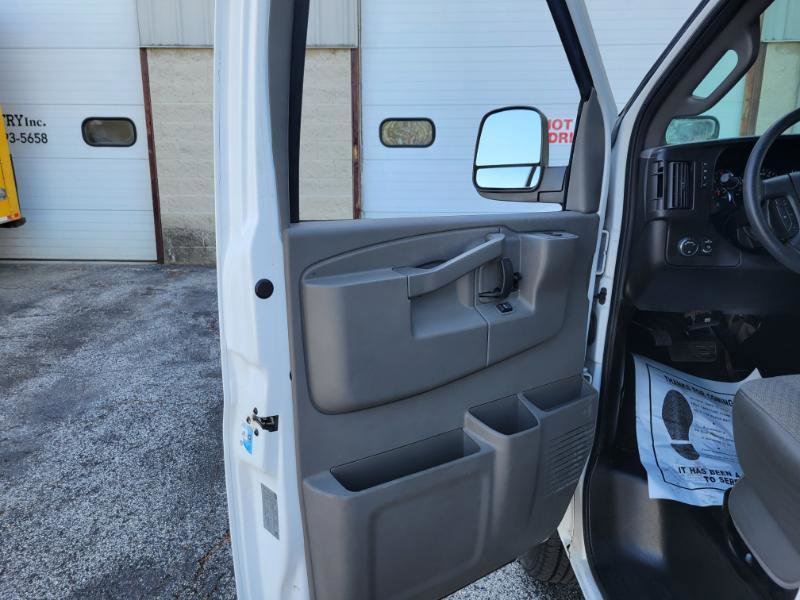 Used 2018 Chevrolet Express 3500 LS RWD image 60