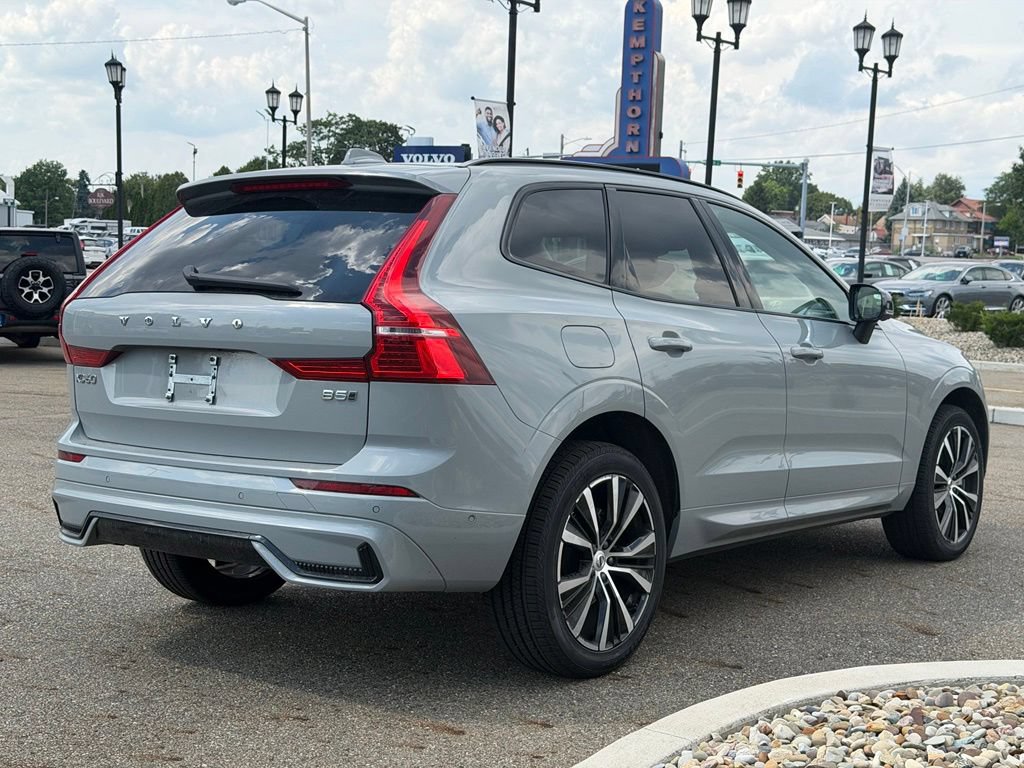 Used 2024 Volvo XC60 B5 Plus w/ Climate Package AWD/4WD image 5