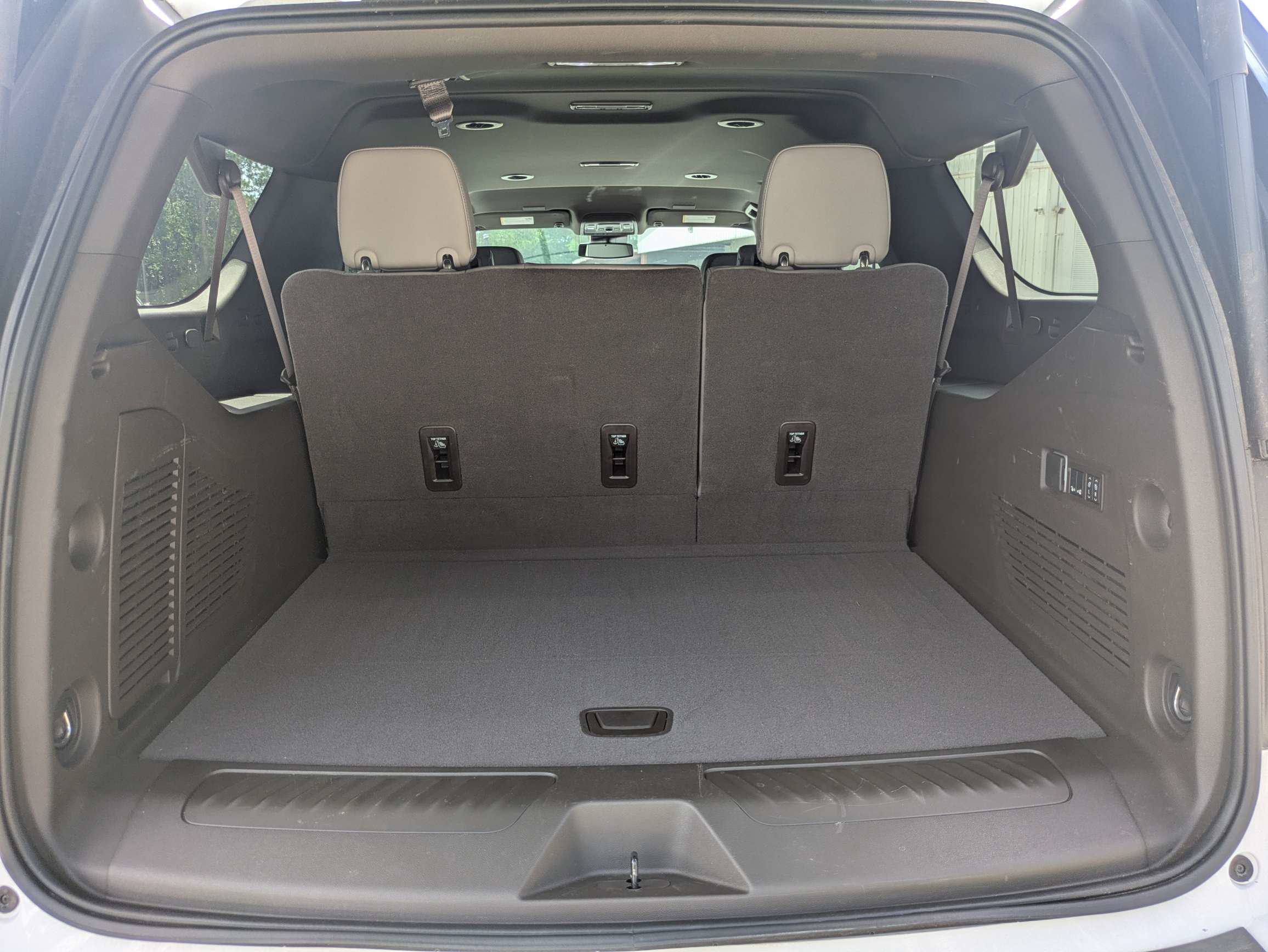Used 2025 GMC Yukon XL Elevation AWD/4WD image 7