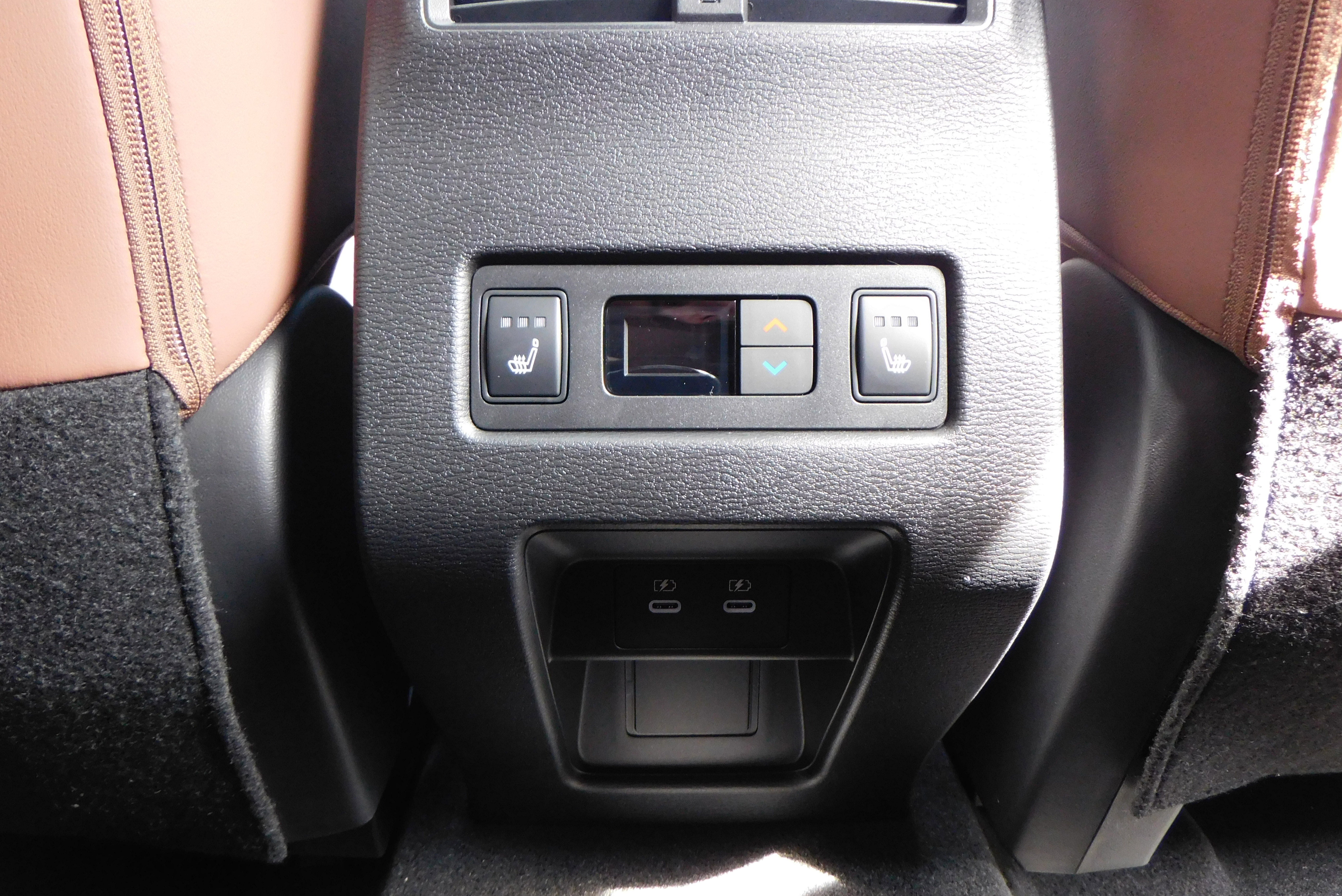 Used 2025 Mitsubishi Outlander SEL image 44
