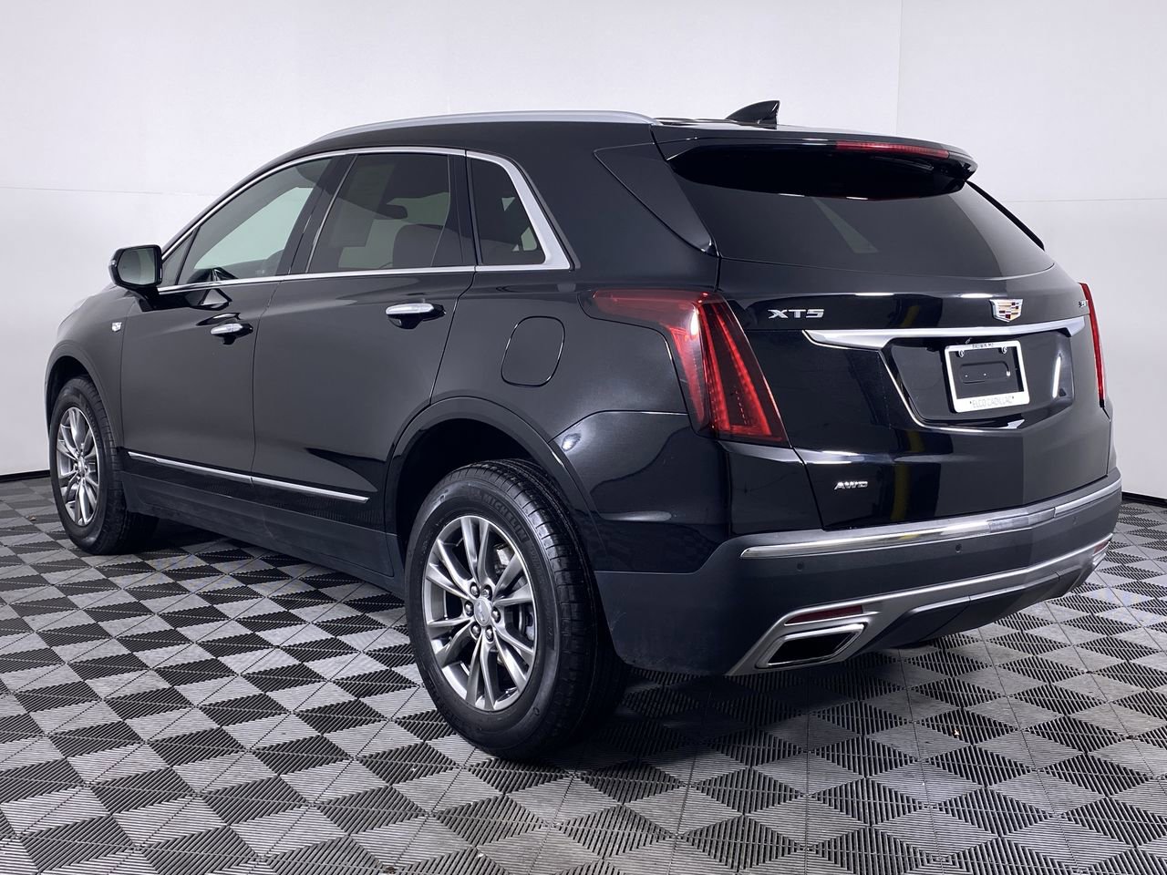 Certified 2023 Cadillac XT5 Premium Luxury w/ LPO, Floor Liner Package image 20