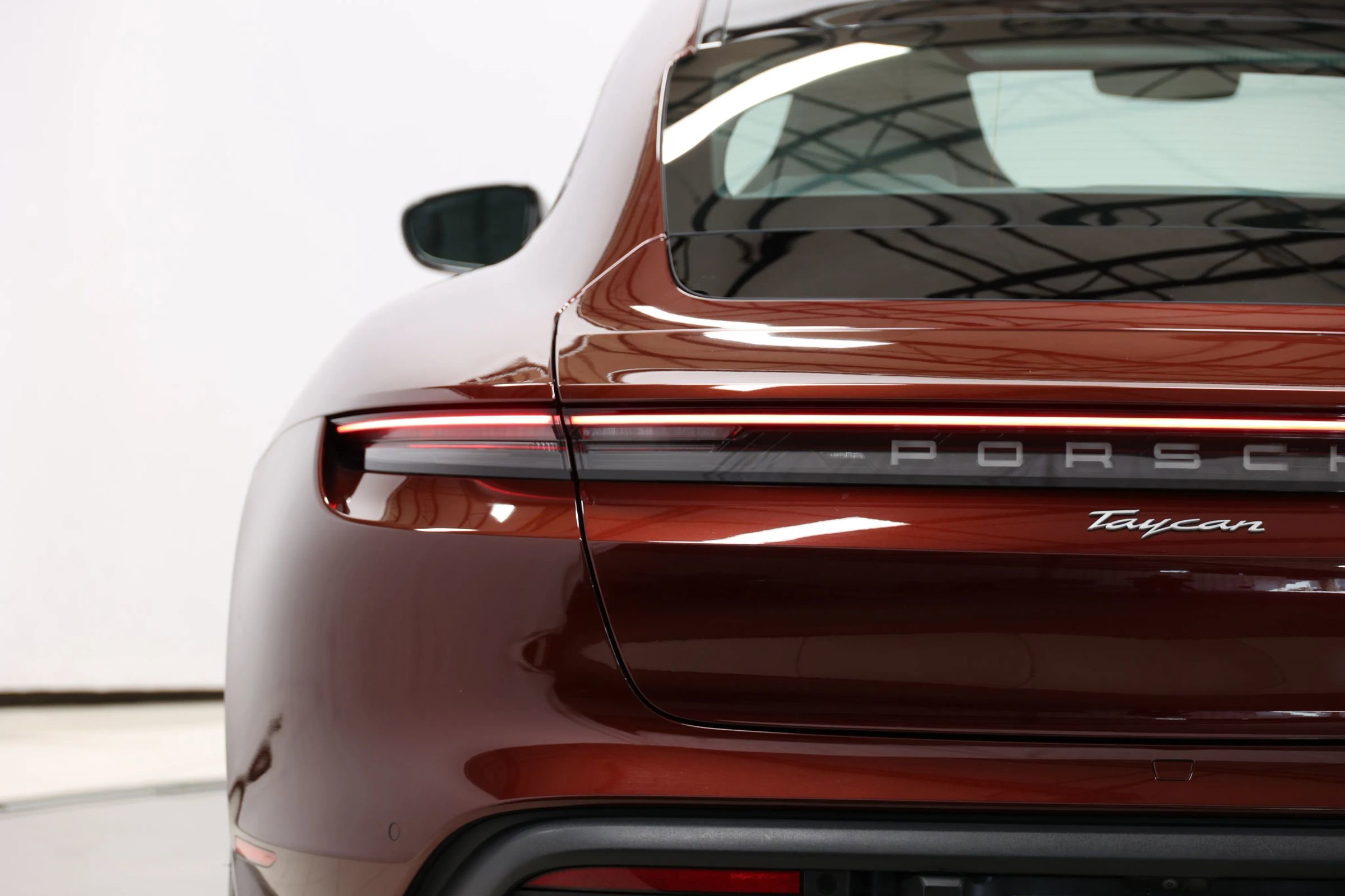 Used 2022 Porsche Taycan image 44