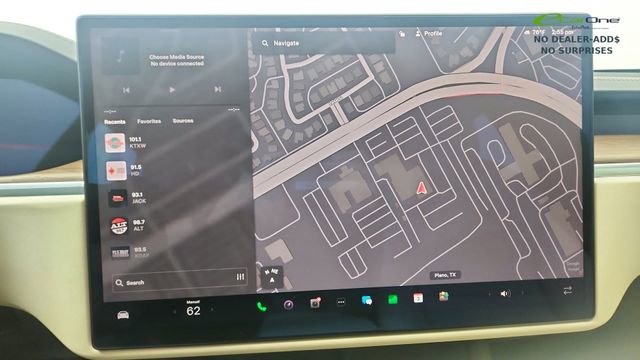 Used 2022 Tesla Model S image 43