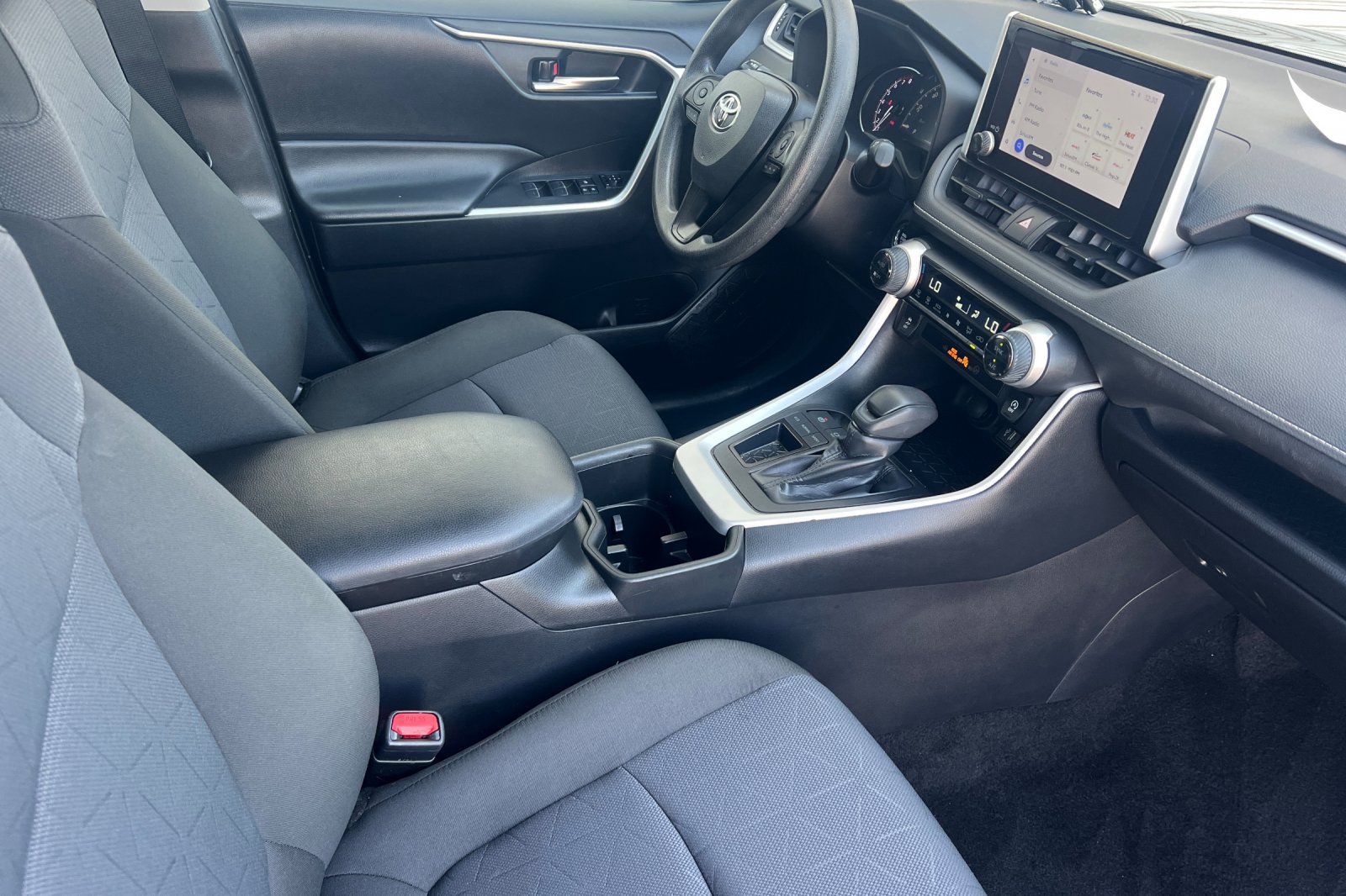 Certified 2024 Toyota RAV4 XLE FWD image 16