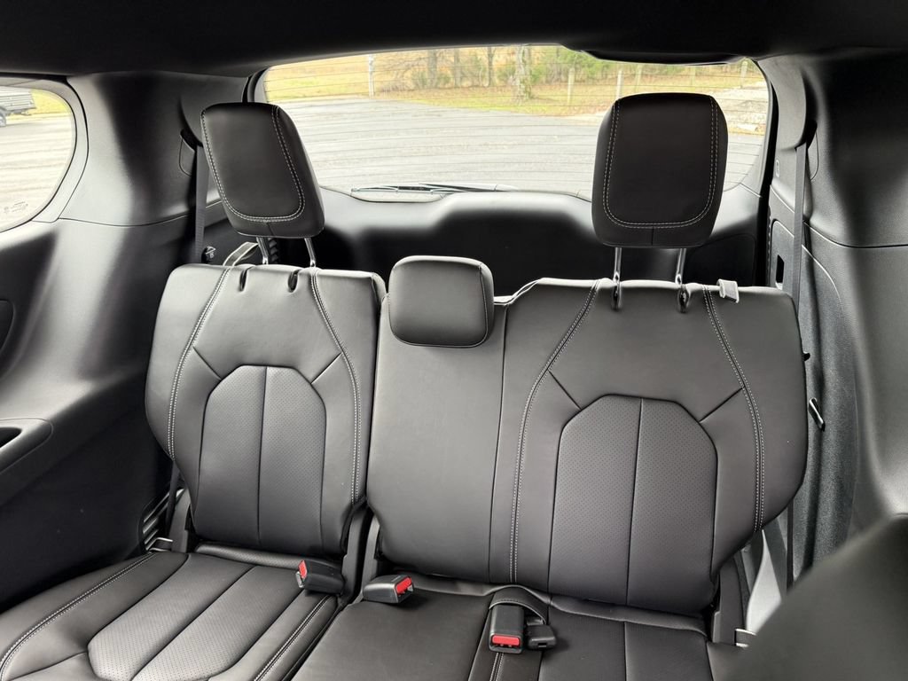 New 2026 Chrysler Pacifica Select w/ S Appearance Package FWD image 14