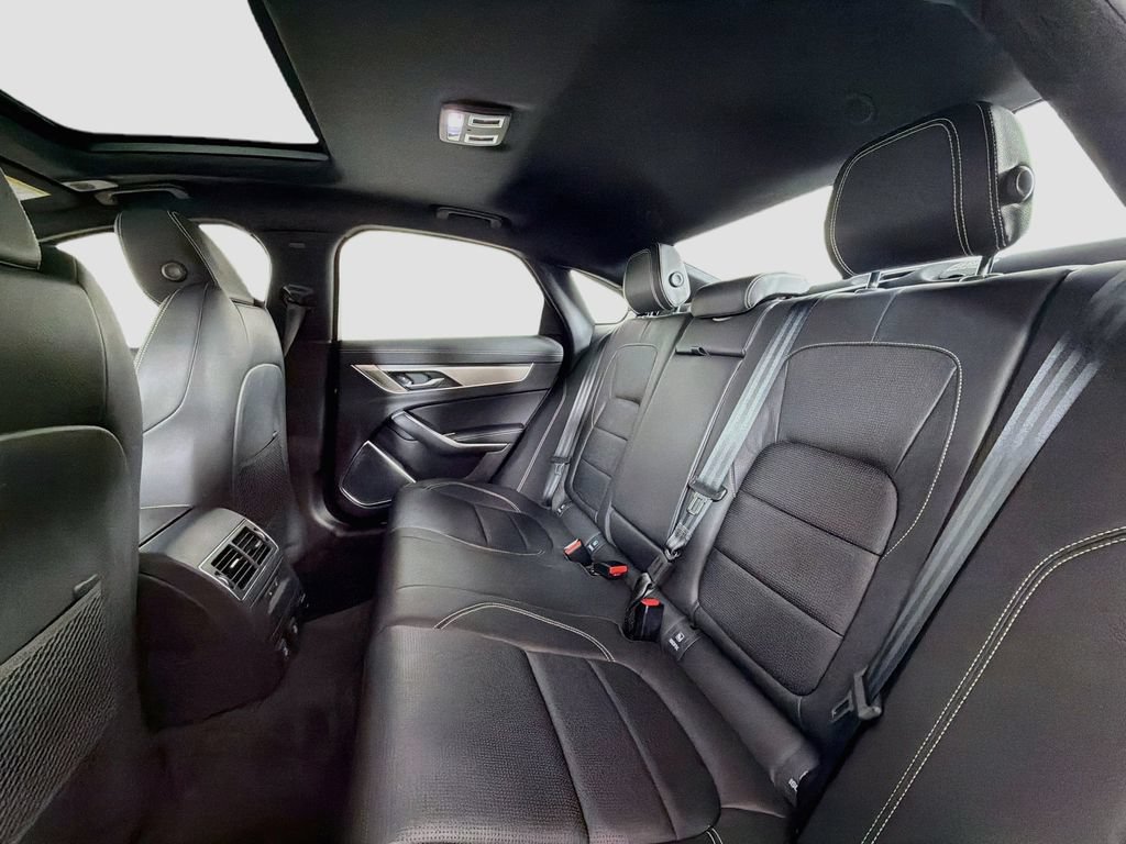 Used 2024 Jaguar XF R-Dynamic SE AWD/4WD image 26