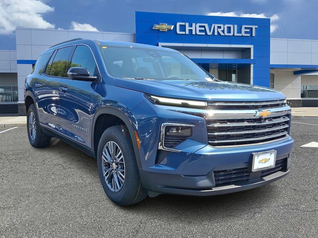 New 2026 Chevrolet Traverse LT w/ Driver Confidence Package image 2