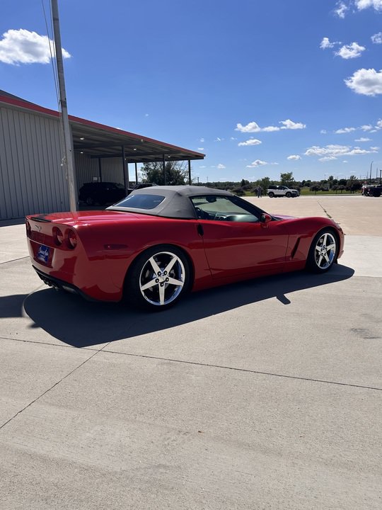 Used 2007 Chevrolet Corvette Convertible w/ Preferred Equipment Group RWD image 4