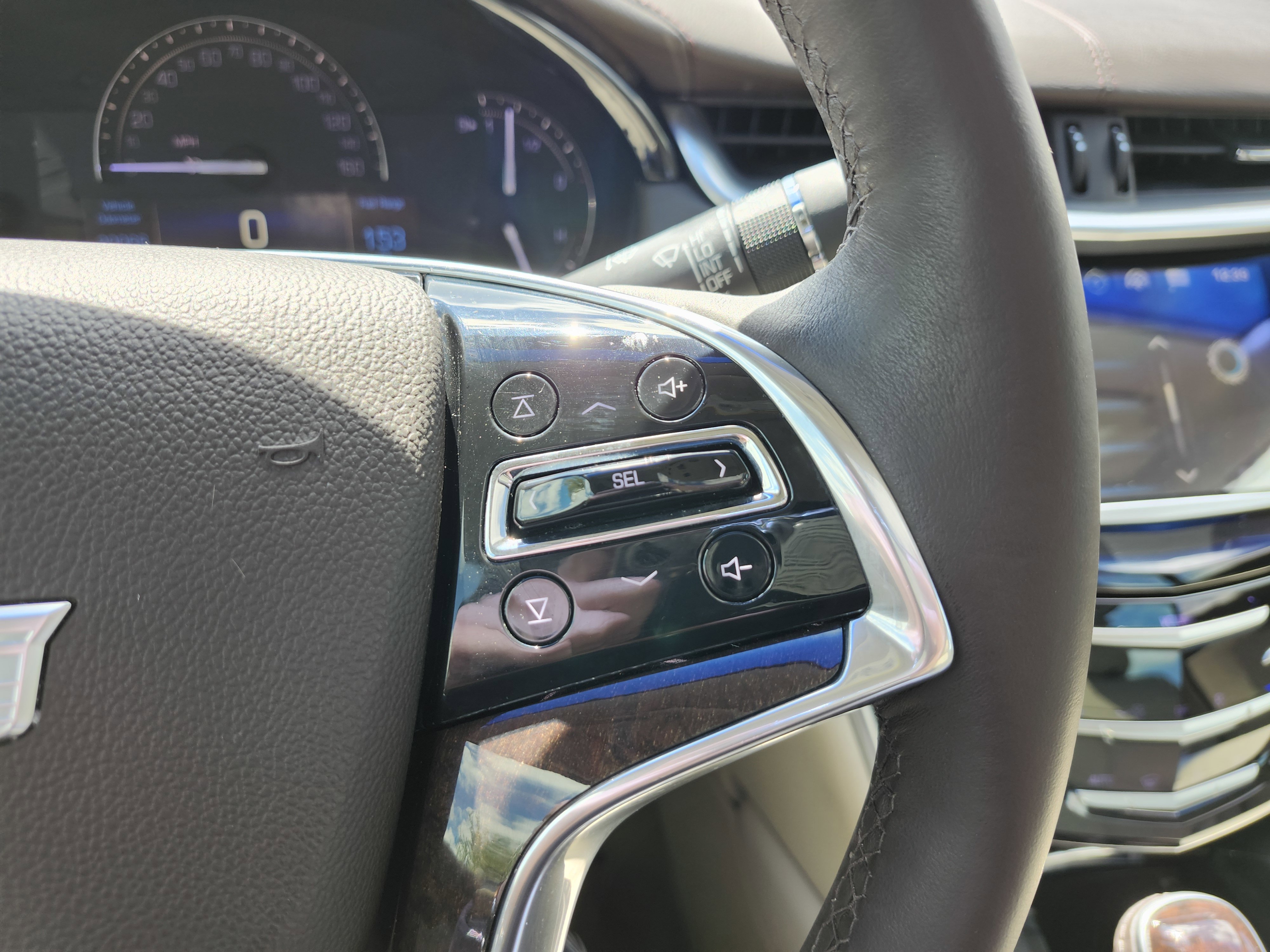 Used 2017 Cadillac XTS Luxury w/ Driver Awareness Package image 37