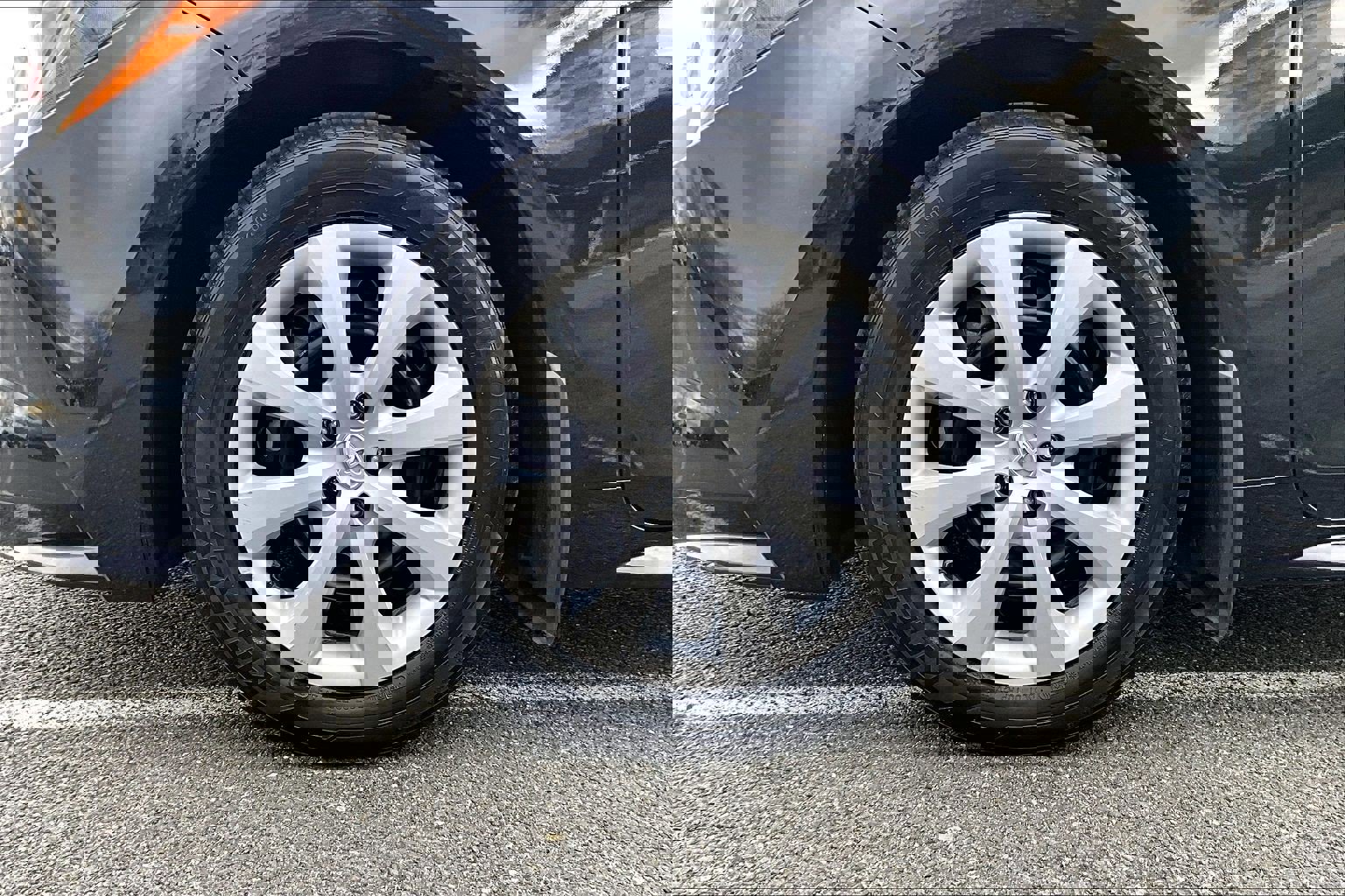 Used 2023 Toyota Corolla LE image 9