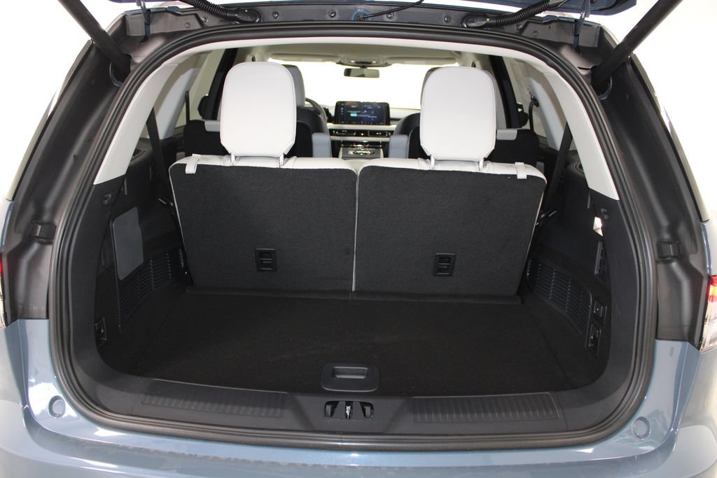 New 2026 Lincoln Aviator 2WD w/ Jet Appearance Package image 15