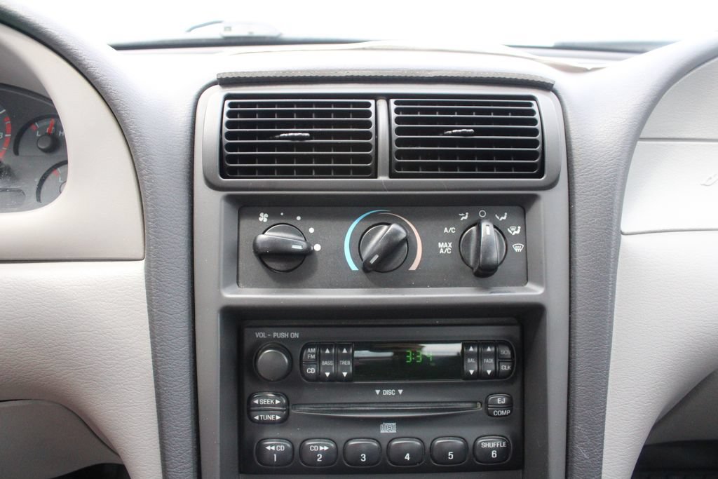 Used 2003 Ford Mustang Coupe RWD image 10