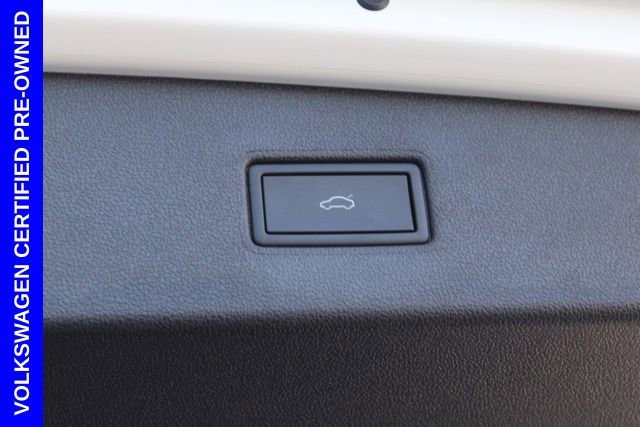 Used 2024 Volkswagen Tiguan SE R-Line image 11