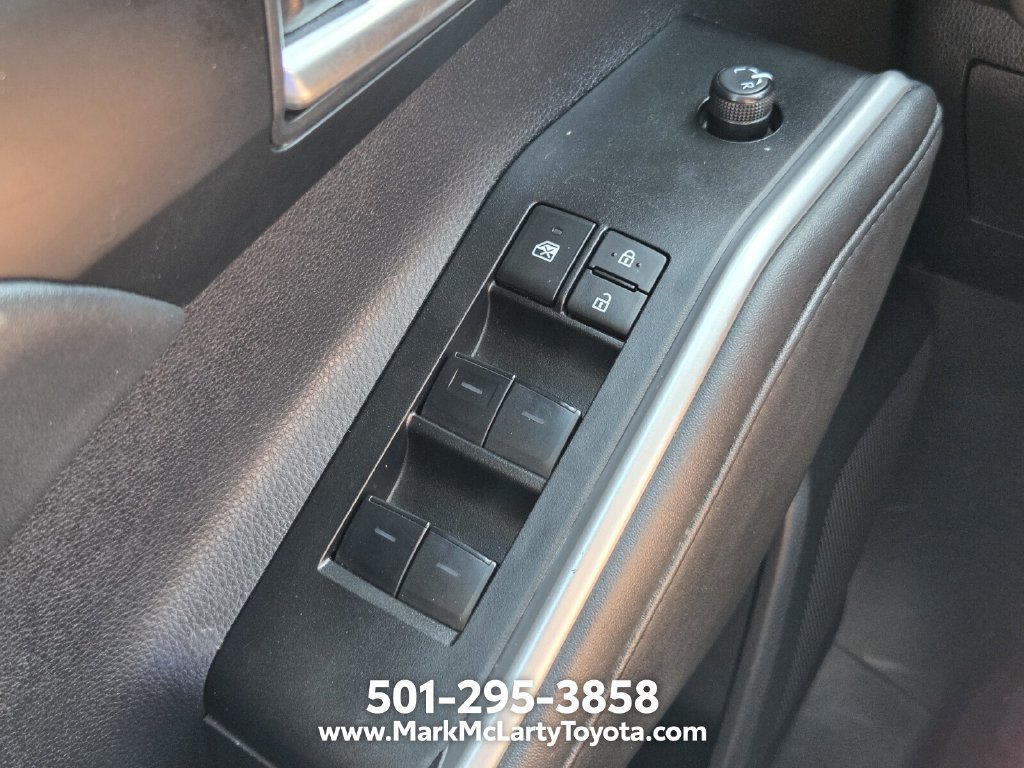 Used 2025 Toyota Highlander XLE AWD/4WD image 25
