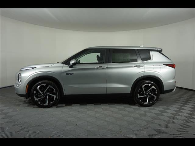 New 2025 Mitsubishi Outlander SE image 4