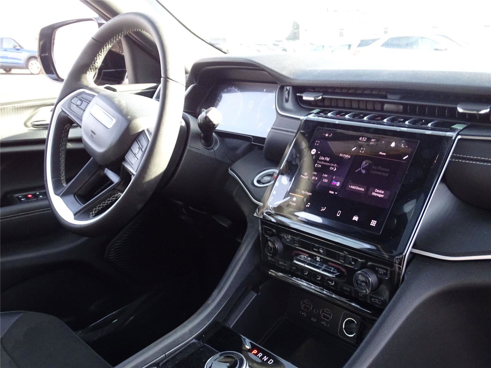 Used 2025 Jeep Grand Cherokee L Altitude image 8