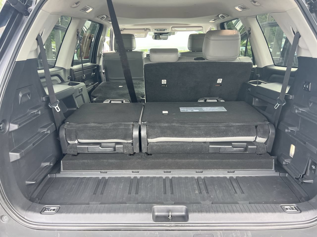 Used 2024 Toyota Sequoia SR5 w/ SR5 Premium Package AWD/4WD image 34