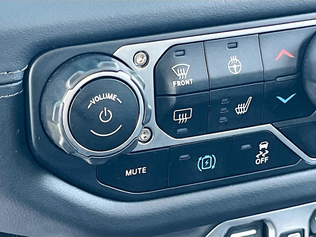 Certified 2025 Jeep Wrangler Unlimited Sahara image 19