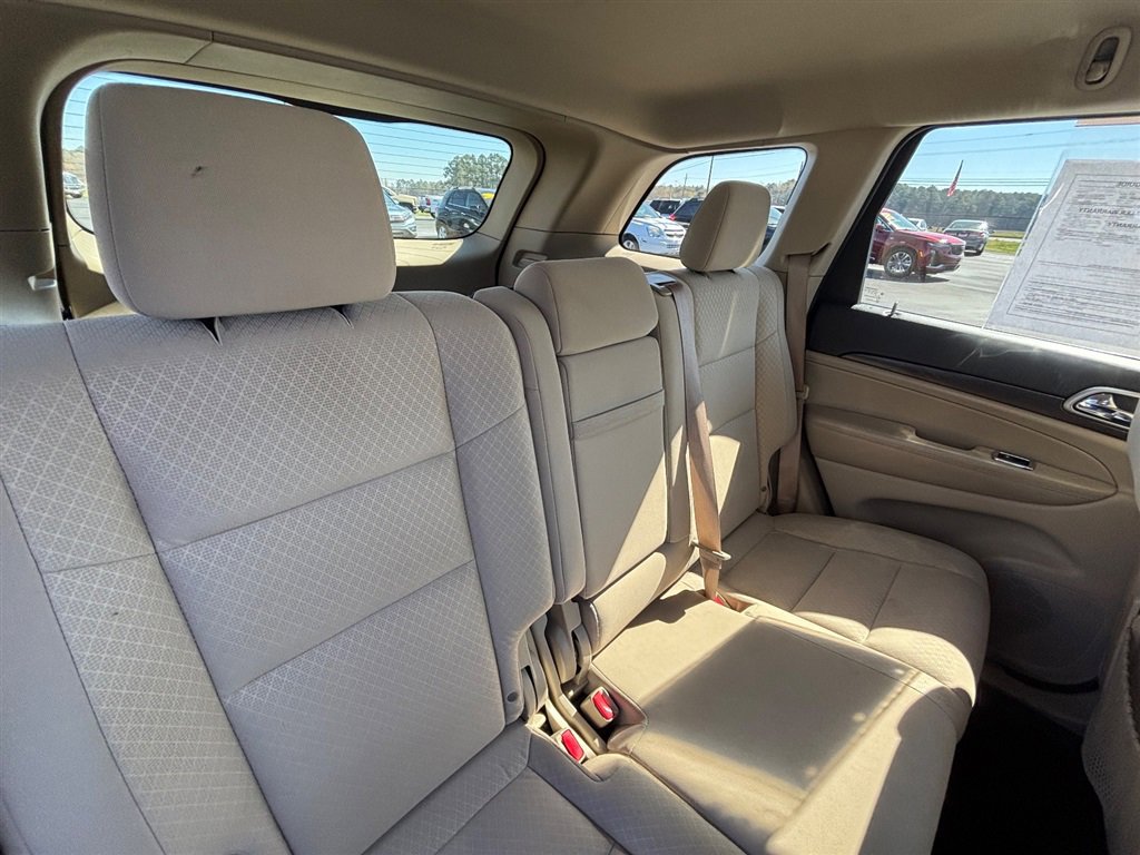 Used 2018 Jeep Grand Cherokee Laredo RWD image 22