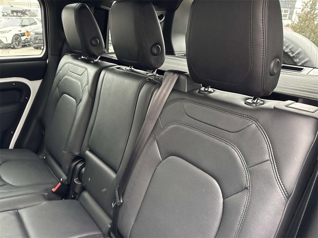 Used 2023 Land Rover Defender 110 S image 13