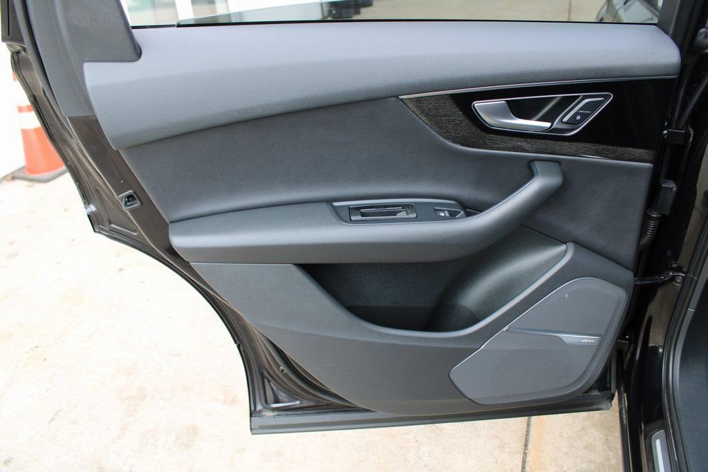 Used 2019 Audi Q7 3.0T Premium Plus w/ Premium Plus Package image 23
