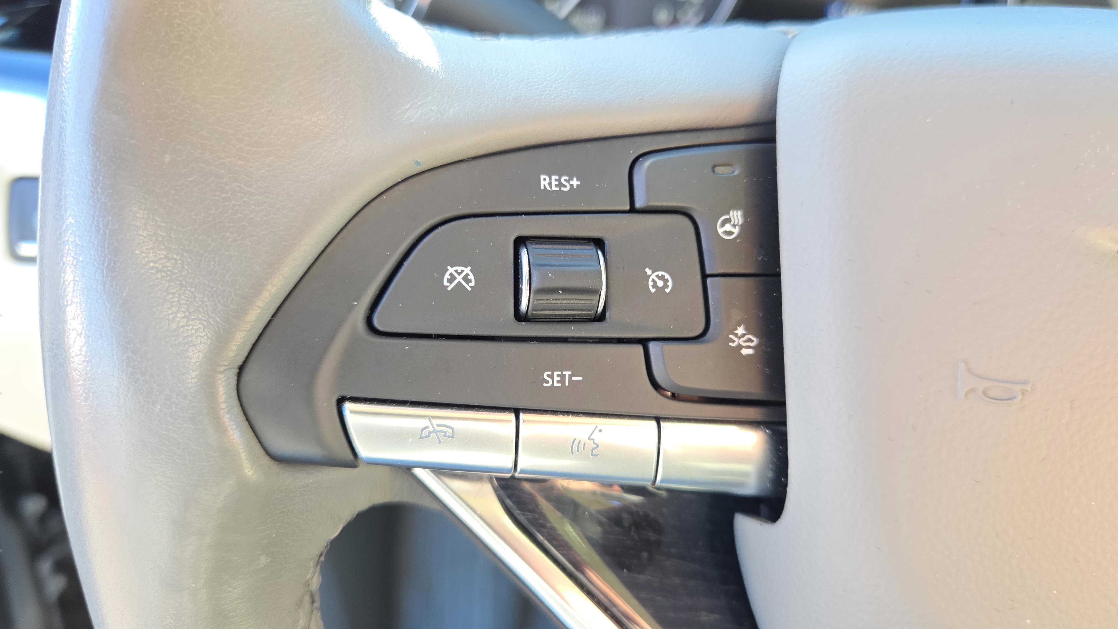 Used 2024 Cadillac XT6 Premium Luxury w/ Technology Package image 22