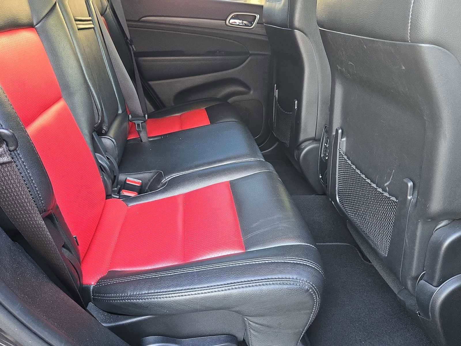 Used 2019 Jeep Grand Cherokee Laredo image 19