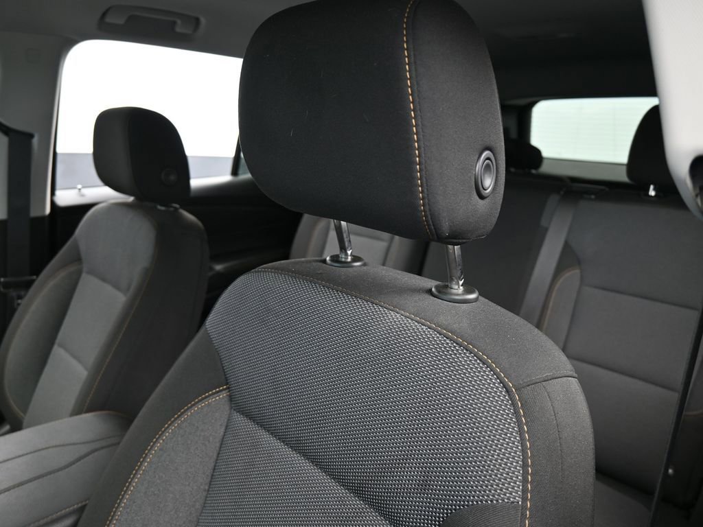 Used 2021 Chevrolet Traverse LS image 16