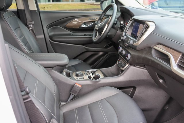 Used 2023 GMC Terrain Denali w/ Denali Premium Package image 17