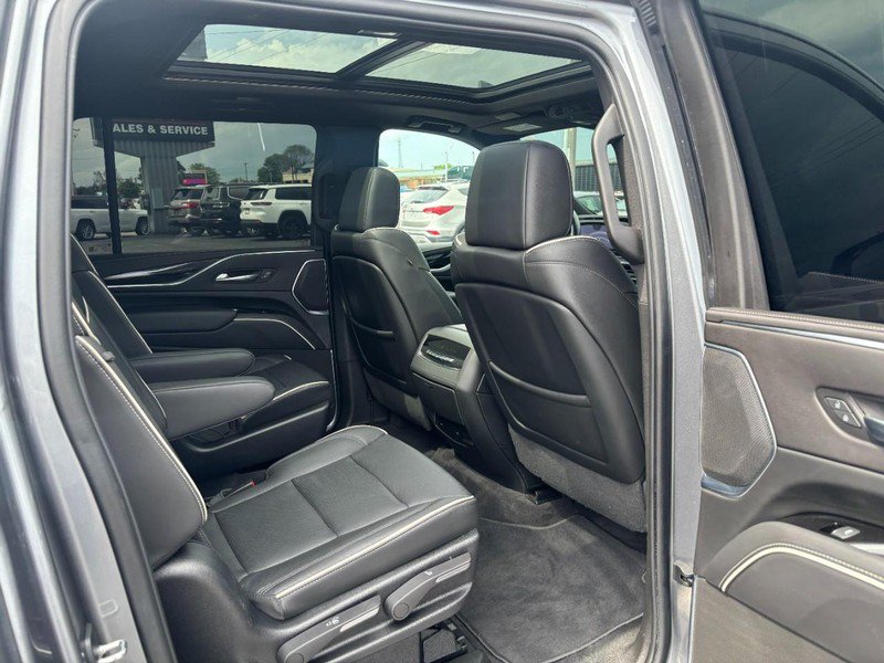 Used 2022 Cadillac Escalade ESV Sport w/ LPO, ONYX Package AWD/4WD image 12