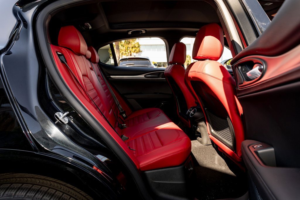 New 2025 Alfa Romeo Stelvio Sprint w/ Veloce Package image 38