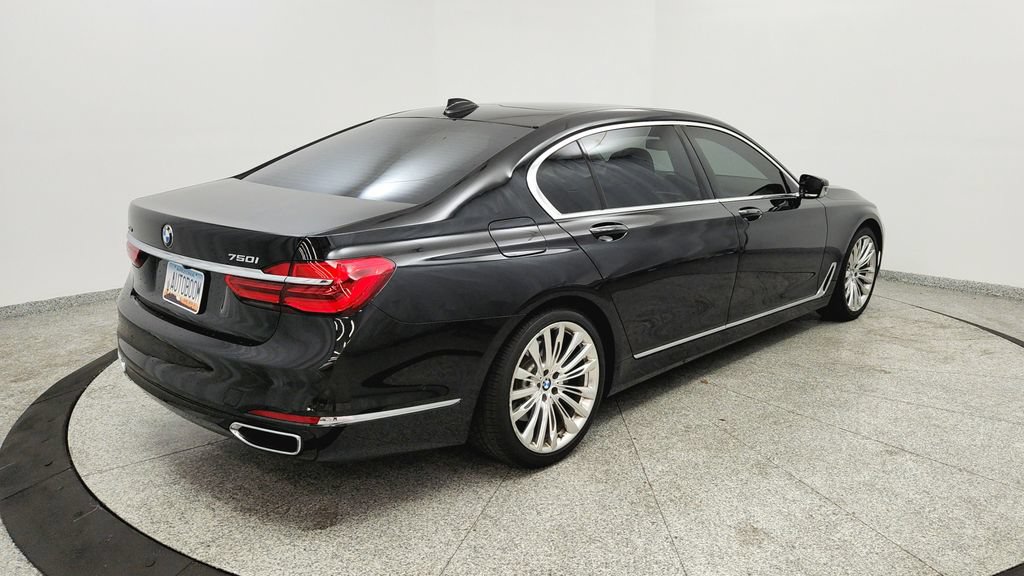 Used 2018 BMW 750i xDrive AWD/4WD image 5