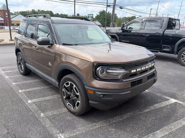 Used 2022 Ford Bronco Sport Outer Banks w/ Tech Package AWD/4WD image 2