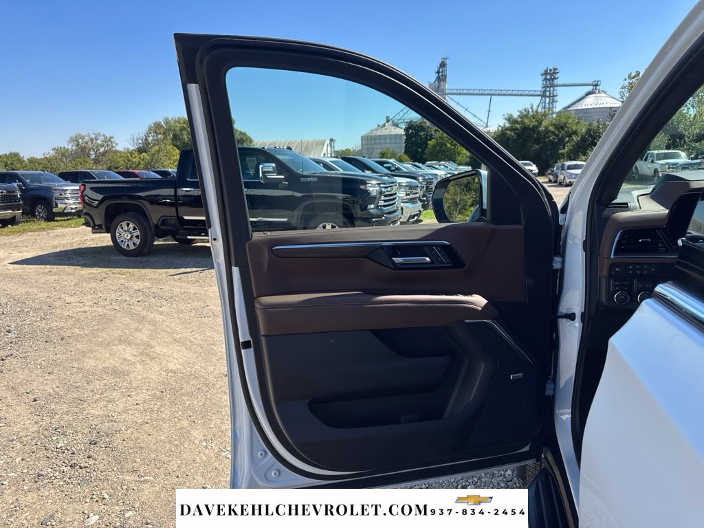 Used 2026 Chevrolet Tahoe High Country w/ Sun And Tow Package AWD/4WD image 17