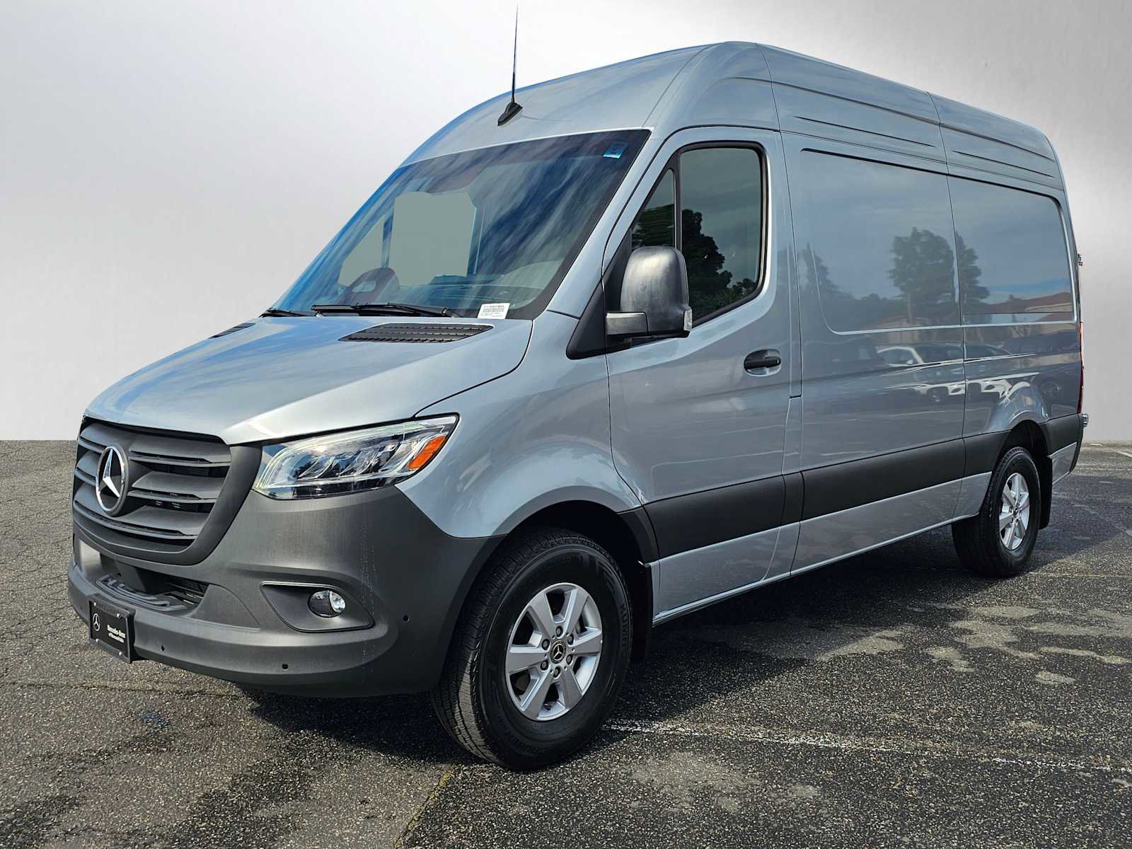 Used 2025 Mercedes-Benz Sprinter 2500 image 7