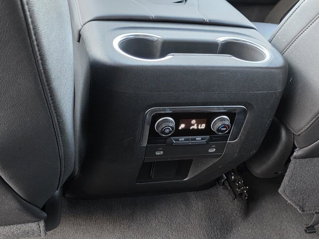Used 2023 Chevrolet Suburban LT image 10